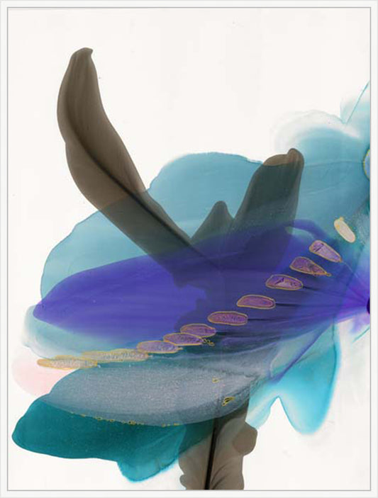 Flowing Colors and Organic Forms in White  Grande