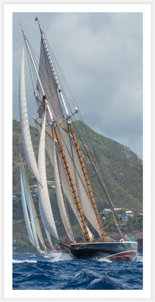 Columbia Pulling Ahead - Grande