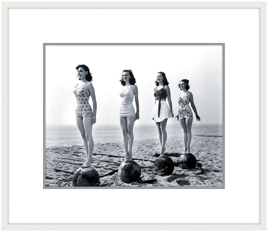 Vintage Beach Beauties V